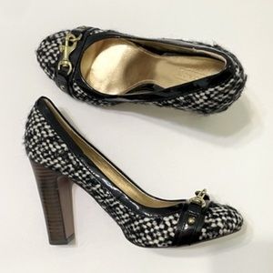 Coach Split-Size Desaree Shoes Right Shoe Size 6 Left Shoe Size 7
